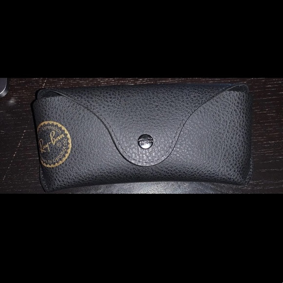 Polarized Ray-Ban Sunglasses - Picture 3 of 4